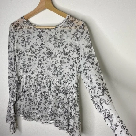 Zara floral sheer with sequence accent bell sleeves top blouse - Picture 5 of 9